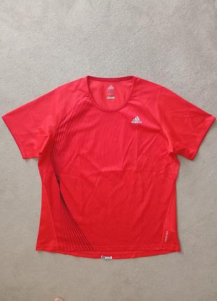 Брендова футболка adidas.