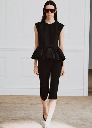 Топ с баской без рукавов zw collection