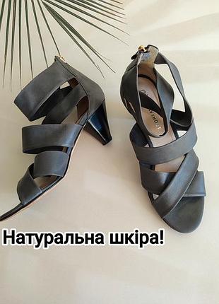 Натуральна шкіра! італія босоніжки на невеликих підборах від navy boot 38 розмір