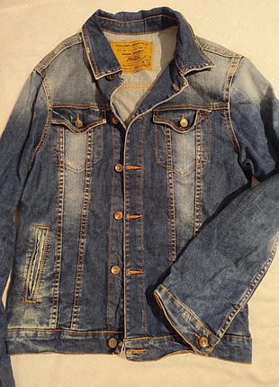 Zara джинсова куртка