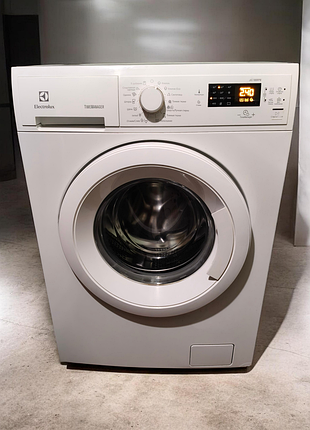 Стиральная машина  electrolux ews1064eew.