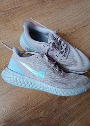 Женские кроссовки nike