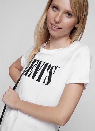 Нова футболка levis розмір s оригінал