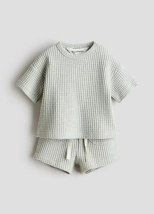 Дитячий комплект футболка та шорти з вафельного трикотажу бренду h&m adorables