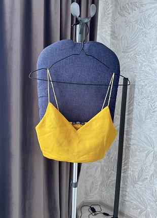 Гірчичний топ від zara xs-s, на атласних бретелях