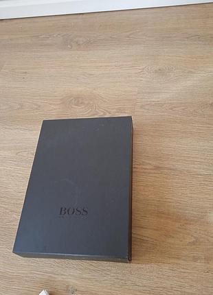 Коробка hugo boss в отличном состоянии.оригинал