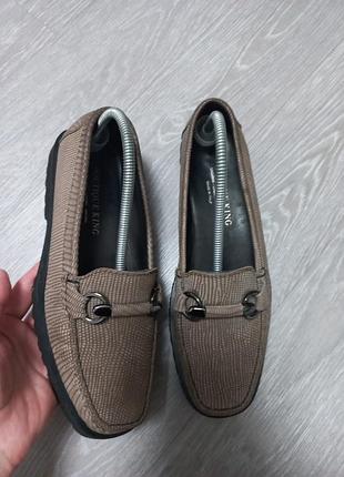 Женские лоферы boutique king