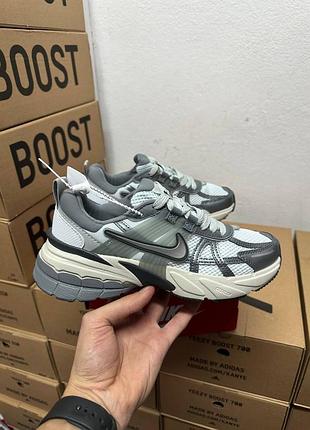 Кроссовки nike runtekk v2k summit white metalic silver