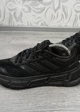 Оригінальні кросівки adidas questar