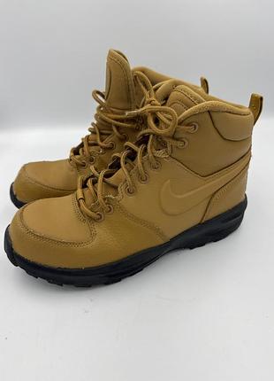 Ботинки хайтопы фирмы nike 36,5 размера по стельке 23,5 см.