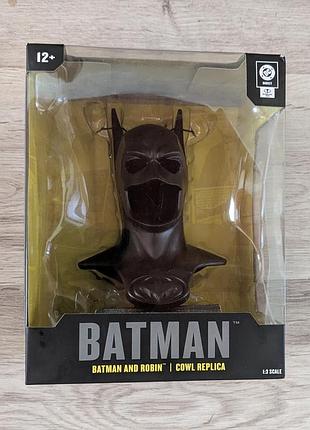 Коллекционная фигурка mcfarlane toys dc direct batman &amp; robin cowl replica