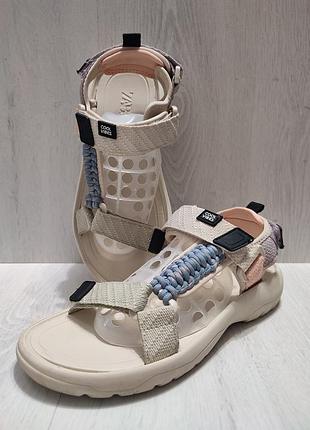 Босоножки zara 38- стелька 25 см