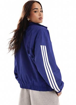 Стильна спортивна вітровка adidas tiro