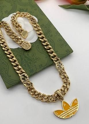 Колье “golden leaf lux” — смелый акцент и современная роскошь
