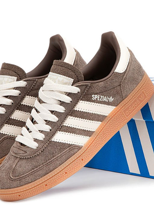 Кроссовки spezial