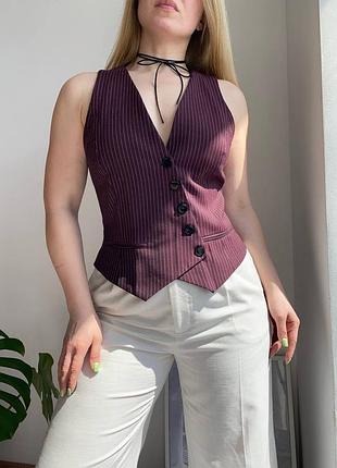 Асиметричниа жилетка bershka