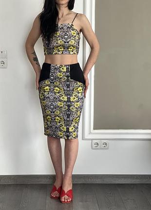 Костюм жіночий топ і спідниця квіти missguided xs/s