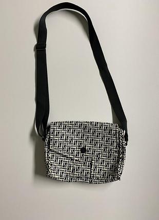 Kipling gabbie сумка крос боді