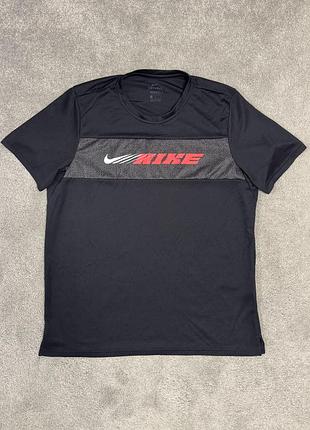 Футболка спортивна чоловіча nike , l