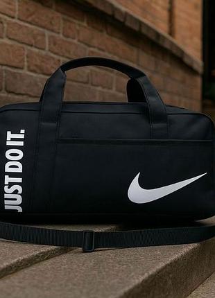 Дорожная сумка nike спортивная на замке для поездок и спортзала