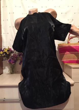 Стильное чёрное вечернее нарядное платье с открытыми плечами1 фото