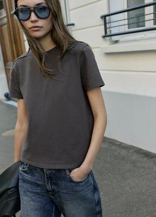 Жіноча футболка zara сірого кольору