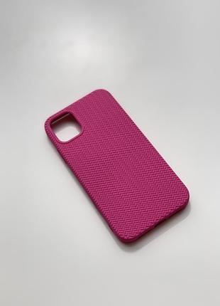 Яскравий рожевий чохол для iphone 14 plus / 15 plus з рельєфною текстурою