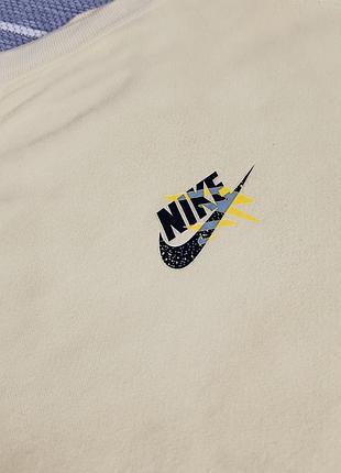 Яркий свитшот nike