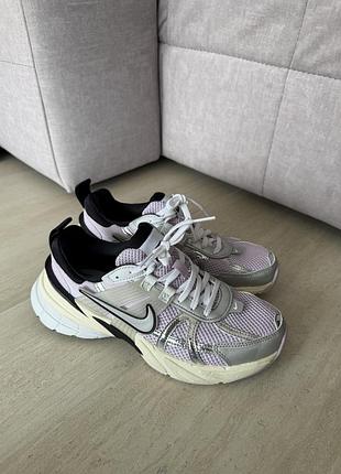Кросівки nike v2k run