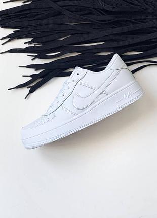 Белые nike air force 3