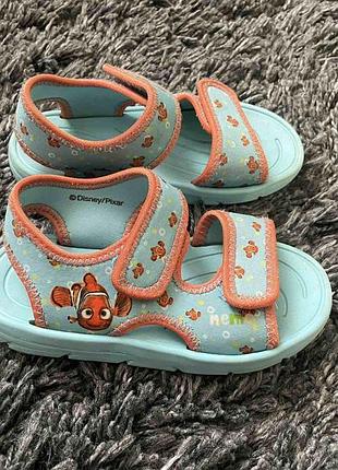 Детские сандалии nemo disney/pixar 28 р (18 см) стан идеален