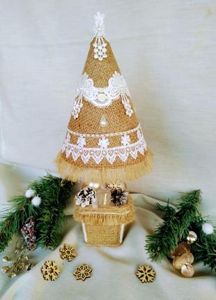 Новорічна декоративна ялинка з мішковини інтер'єрна ялинка1 фото