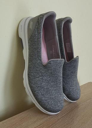 Жіночі сліпони skechers gowalk 5 — ultra go