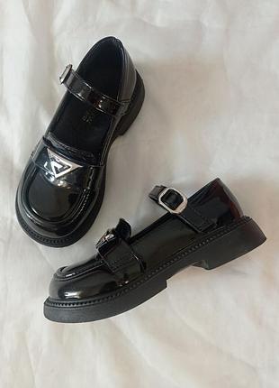 Туфли детские лакированные р. 33 2