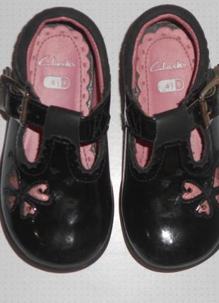 Туфли clarks для юной модницы. размер 21