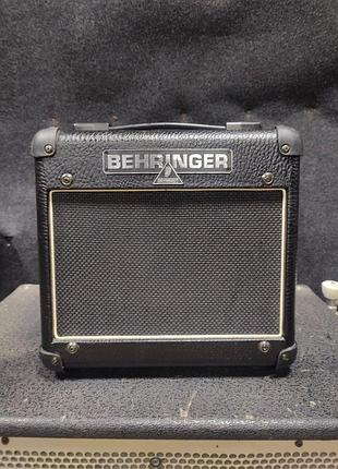 Мини-комбоусилитель behringer для электрогитары
