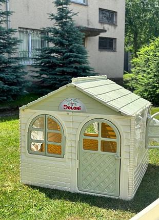 Домик пластиковый детский игровой со шторками dolini 130/120/130 хако