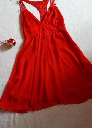 Брендовое красное короткое летящее  платье алое с открытой спинкой / полная распродажа1 фото
