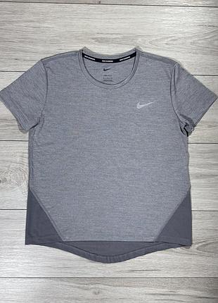 Новая женская спортивная футболка найк серая nike dri-fit, размер s, оригинал