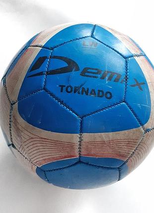 Футбольний м'яч demix tornado lw