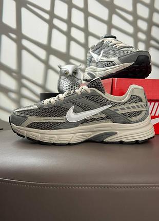 Чоловічі кросівки nike initiator grey beige