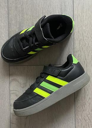 Кросівки adidas 31р. оригінал