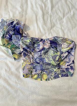 Нарядний топ pretty little thing