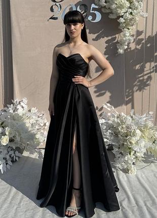 Випускна сукня, шита на замовлення в салоні wedding gallery у рівному; розмір: s/m, корсет регулюється . стан ідеальний
