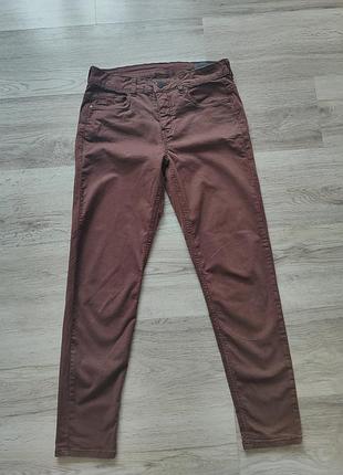 Джинсовые брюки fransa denim в насыщенном коричневом цвете