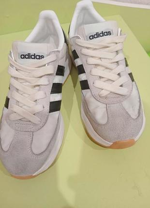 Кросівки жіночі adidas