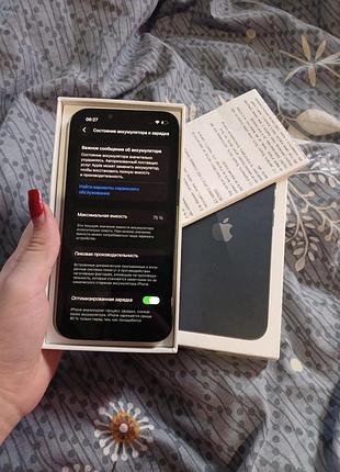 Iphone 13 на 128 гб в цвете midnight.