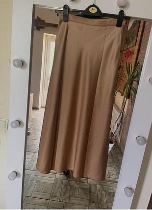 Неймовірно стильна спідниця, чудово підкреслює фігуру 👗