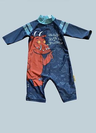 Сонцезахисний купальний костюм (sunsafe) для хлопчиків із зображенням груффало від бренду tu 1-1yrs 80-86 cm