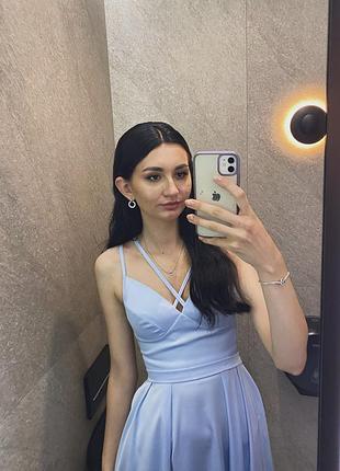Ніжна вечірня сукня небесно-блакитного кольору,з гарним шлейфом 💙